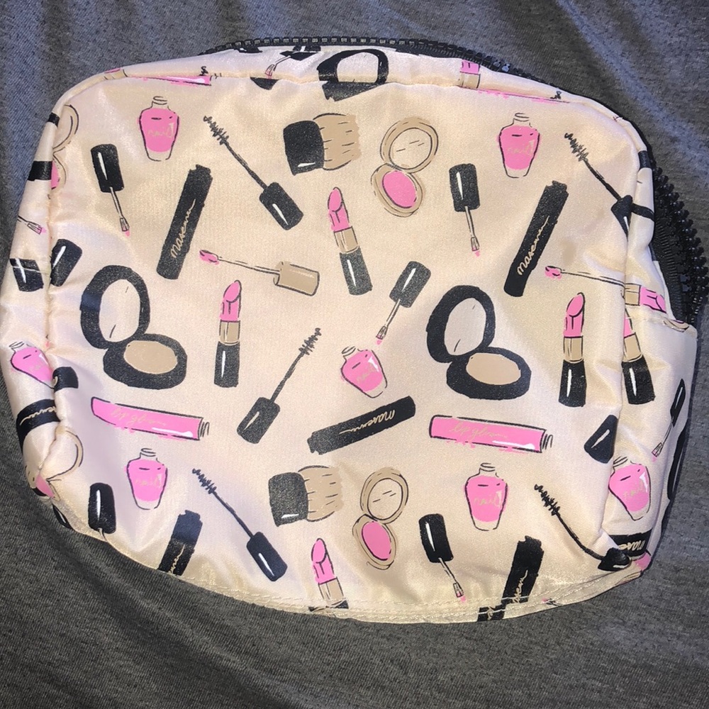 Forever 21 makeup bag
